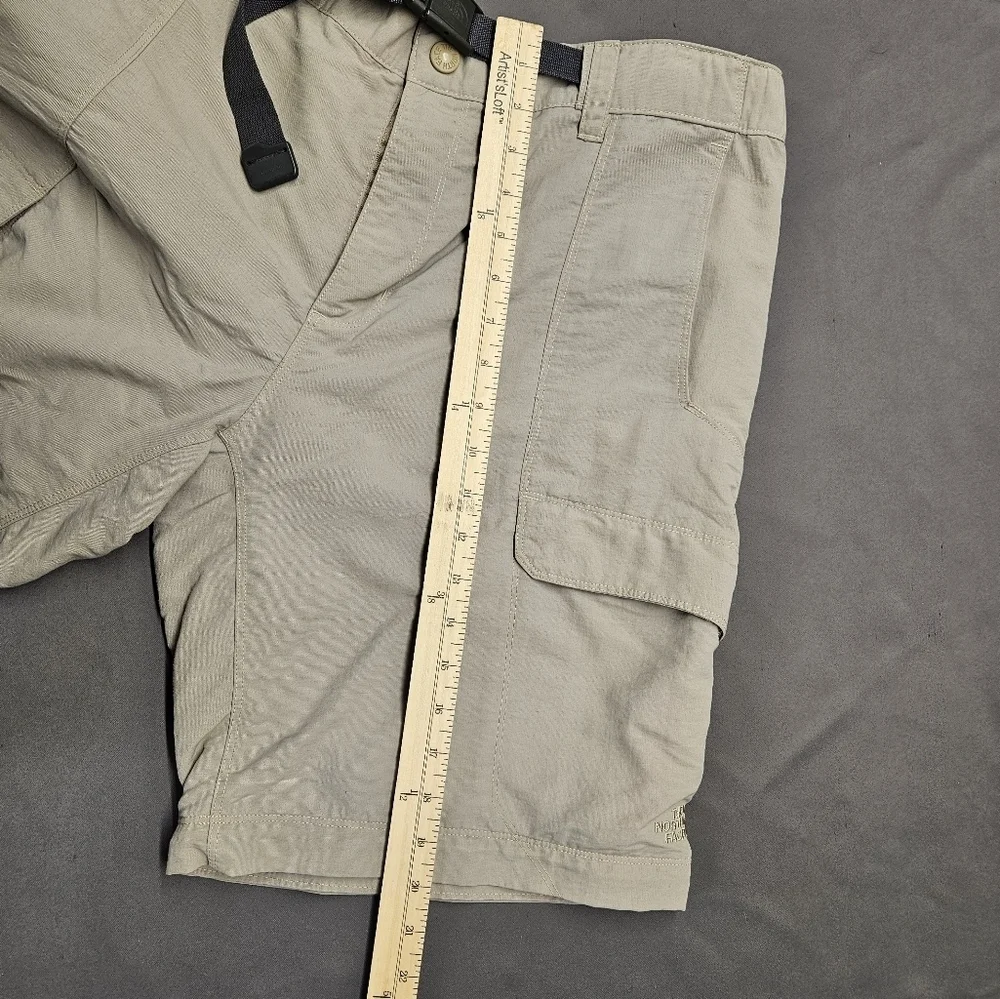 The North Face Nylon Cargo Hiking Shorts MENS SZ L Beige Pockets Belted Outdoors